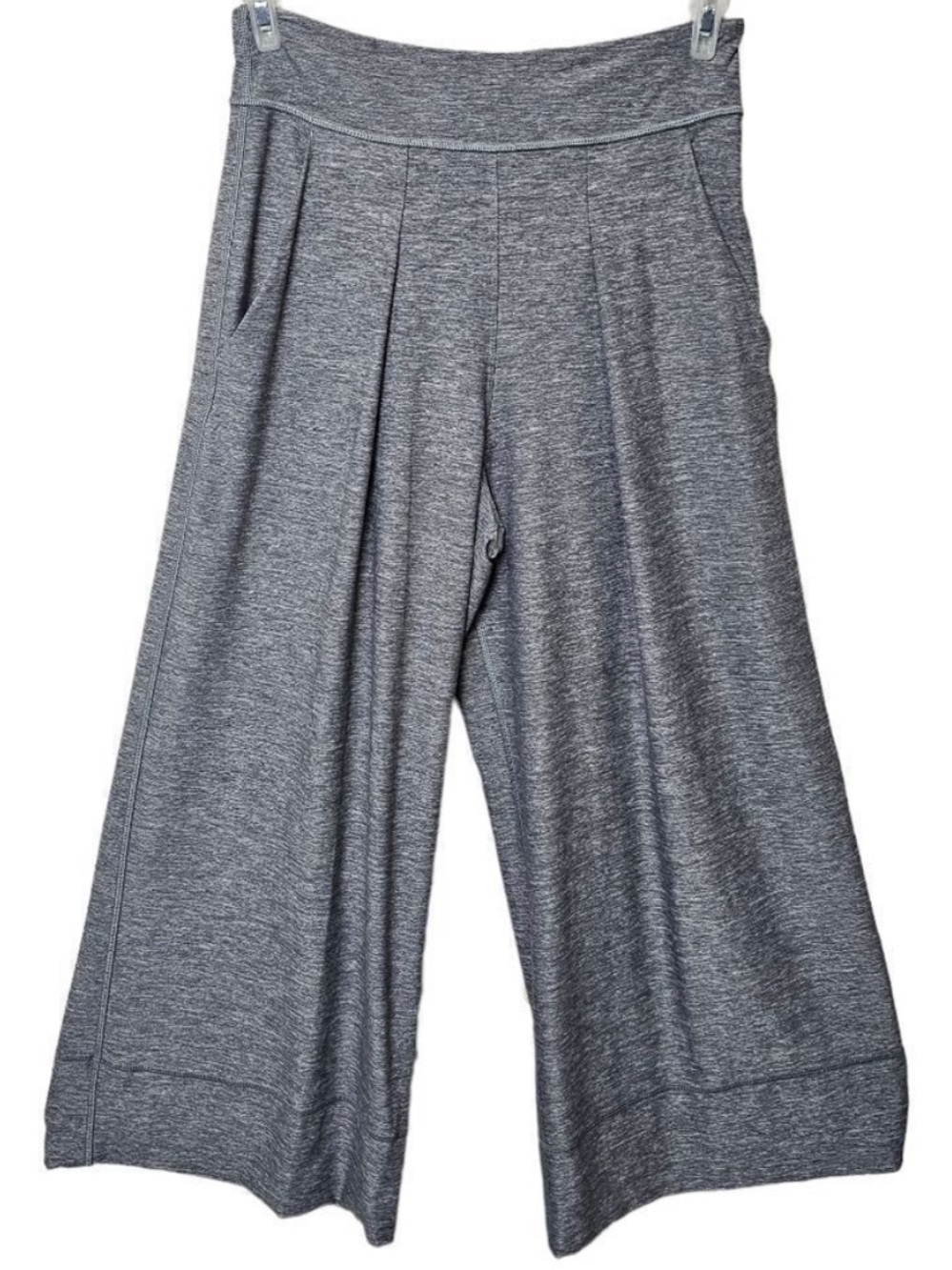 Vintage Lululemon wide leg pleated palazzo crop pants in Rulu